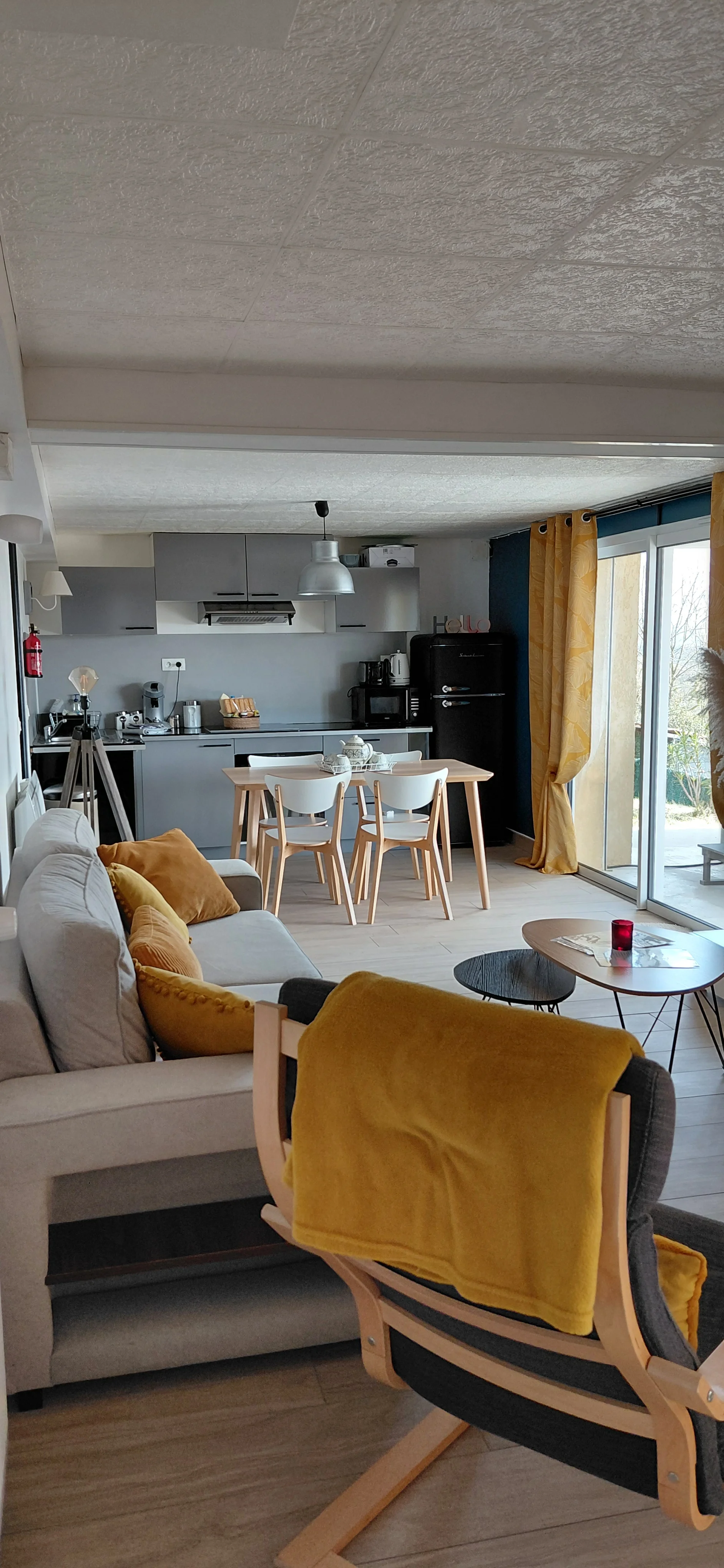  Pièce de vie avec cuisine ouverte